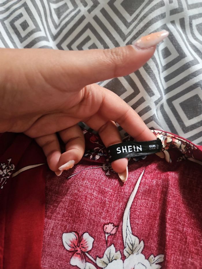 Blouse sans manches rouge fleuri - photo numéro 2