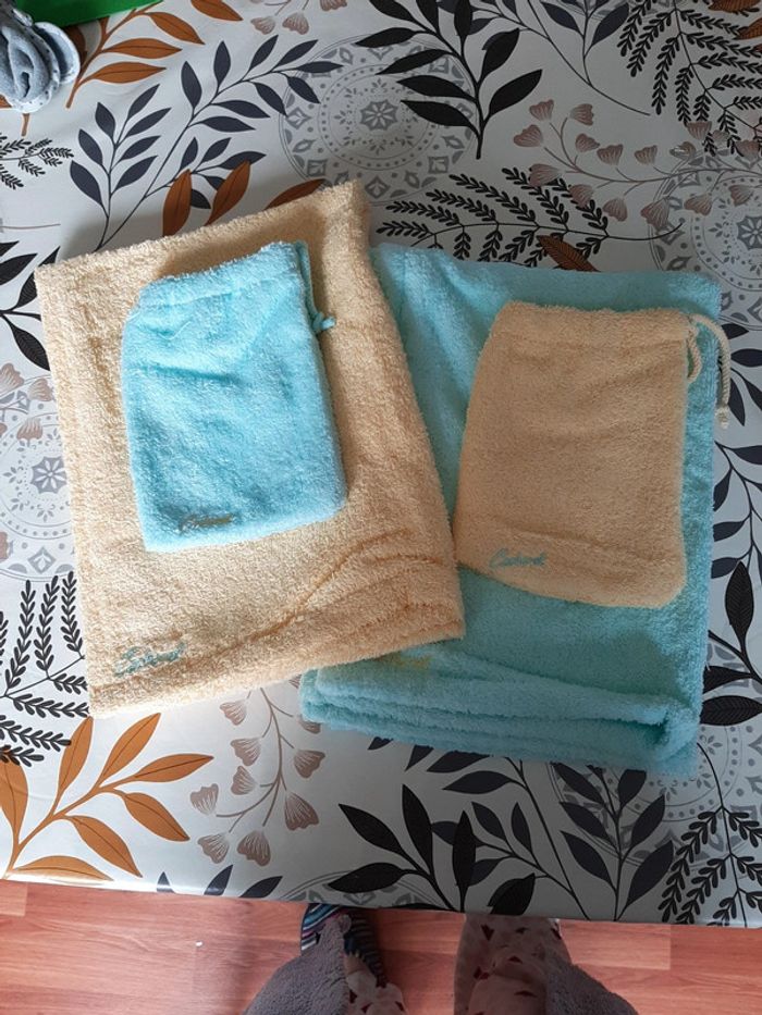 Lot de serviettes neuves cacharel