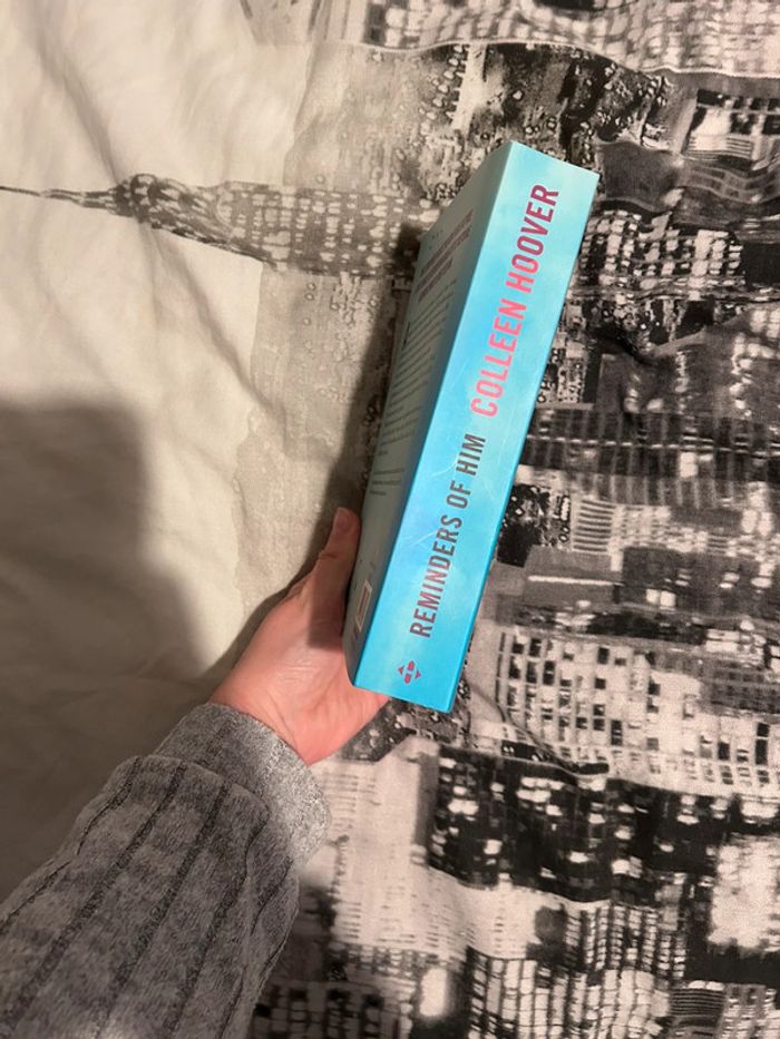 Livre reminders of him de colleen Hoover - photo numéro 3