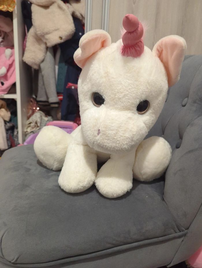 Peluche licorne puppy eyes pets