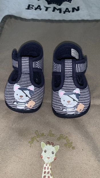 Chaussons bébé - pointure 19