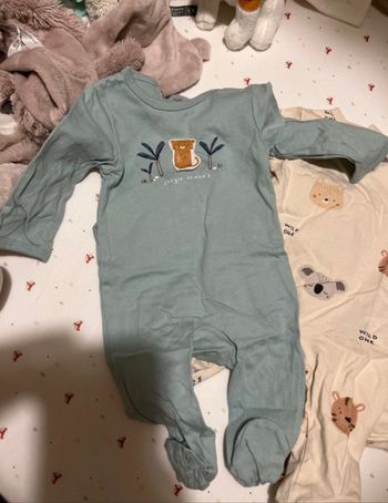 4 Pyjamas 1 mois