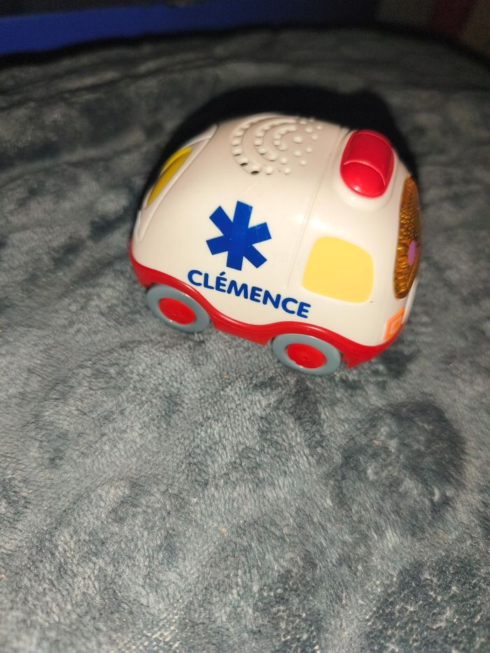 Tut tut bolide clémence