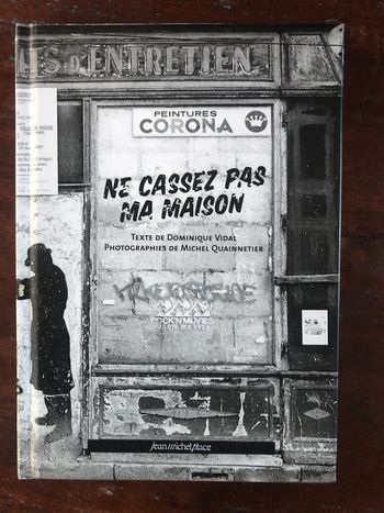 Petit livre relié "Ne cassez pas ma maison"