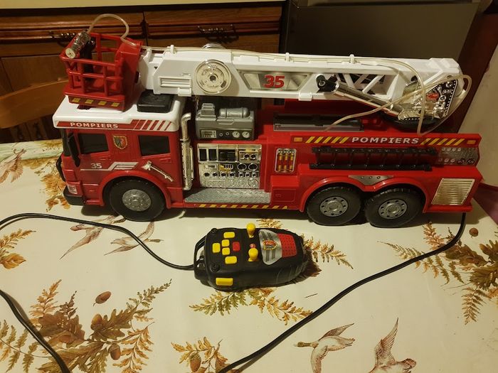 Grand camion de pompier 55cm avec échelle télécommandé - Dickie Toys