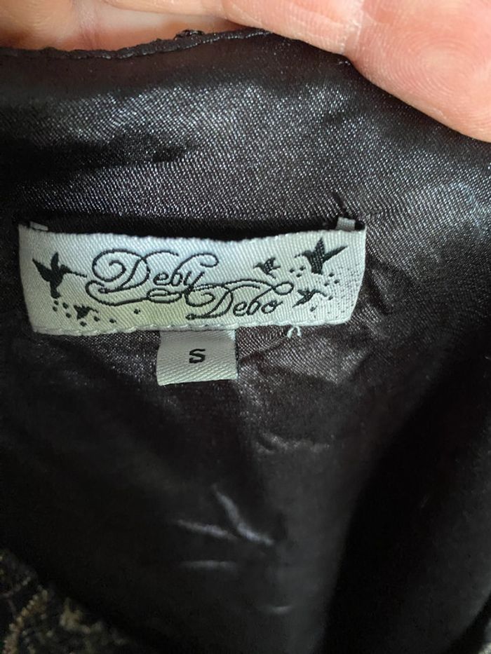 Robe brodée noire et dorée - photo numéro 7