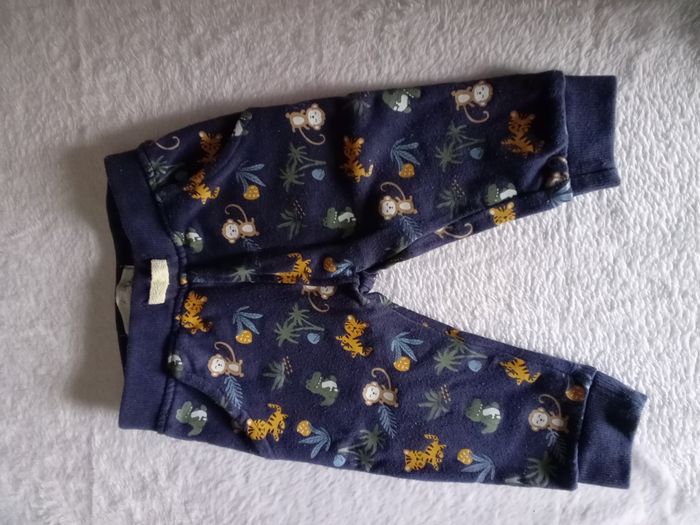 3 pantalons - photo numéro 2