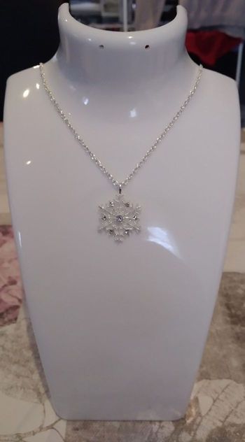 Collier flocon de neige argenté strass