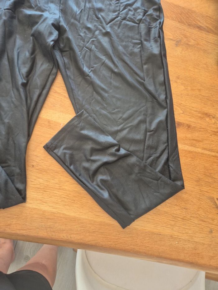Legging effet cuir léger Only taille XL - photo numéro 2
