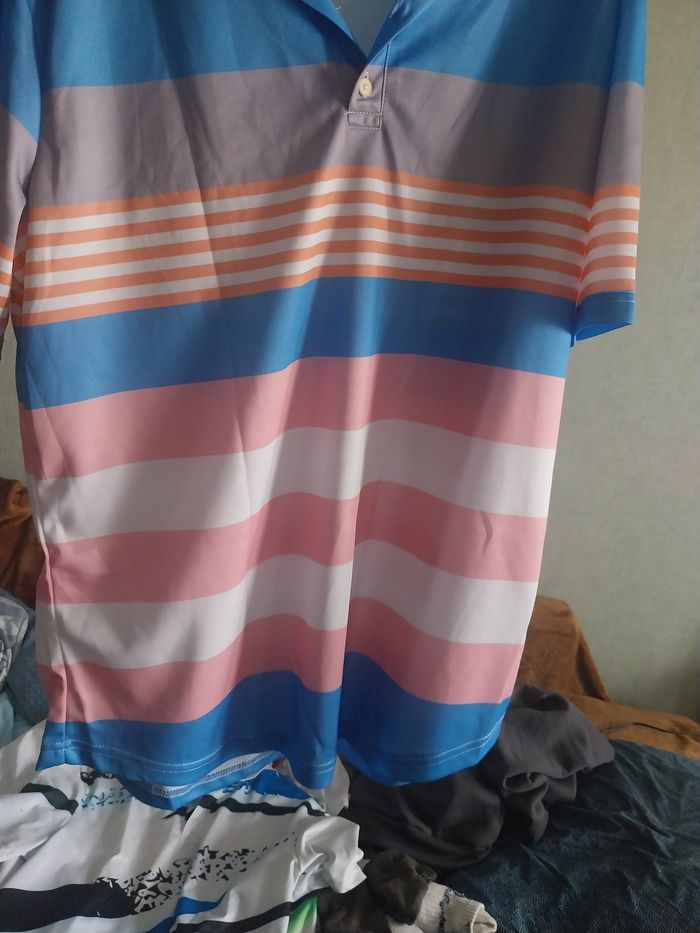 Tee-shirt tout neuf. - photo numéro 5