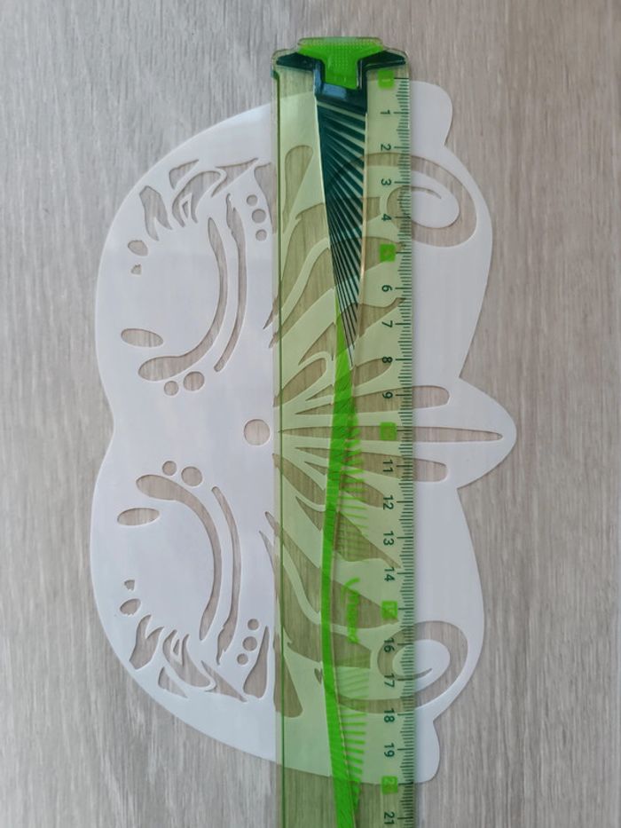 Masque pochoir enfant - photo numéro 2