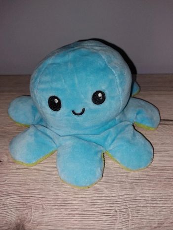 Très belle peluche pieuvre réversible