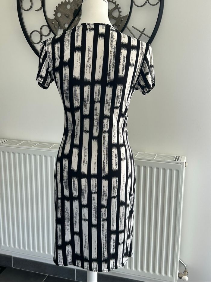 Robe Genese taille S/M - photo numéro 6