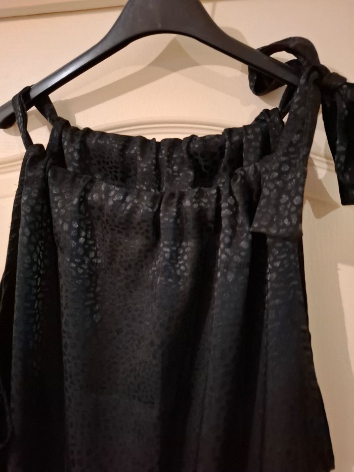 Bluse/top noire - photo numéro 3