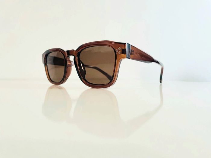 Lunette de soleil mixte marron miel uvprotection catégorie 3 taille moyenne - photo numéro 3