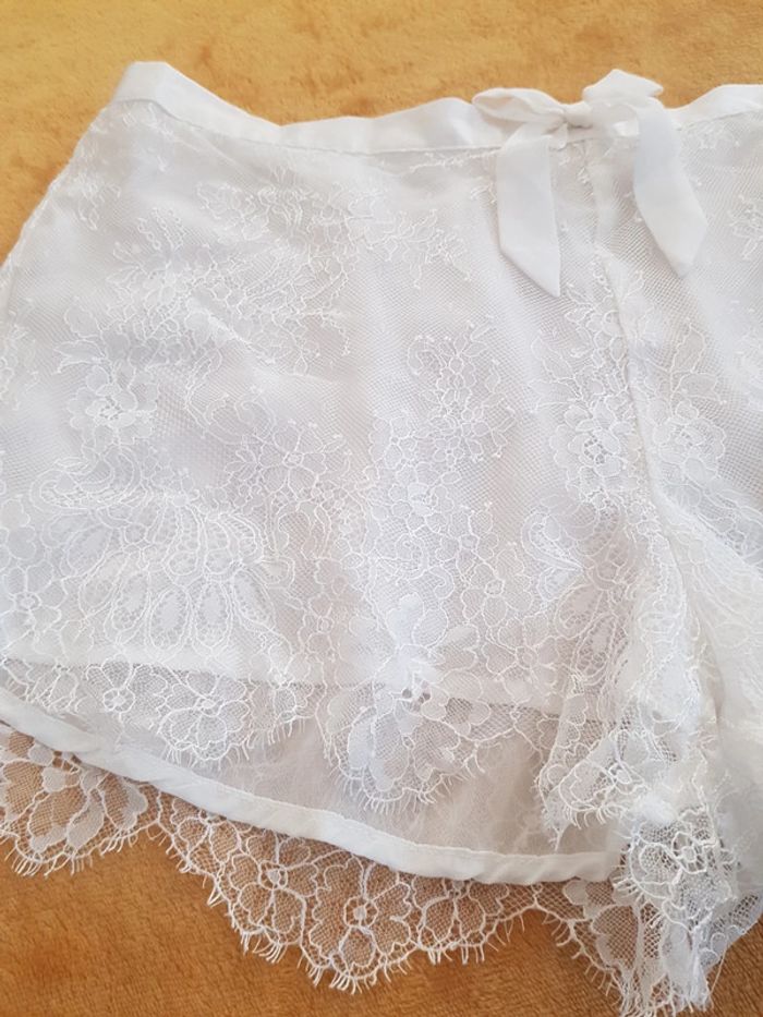 Short femme en dentelle - photo numéro 2