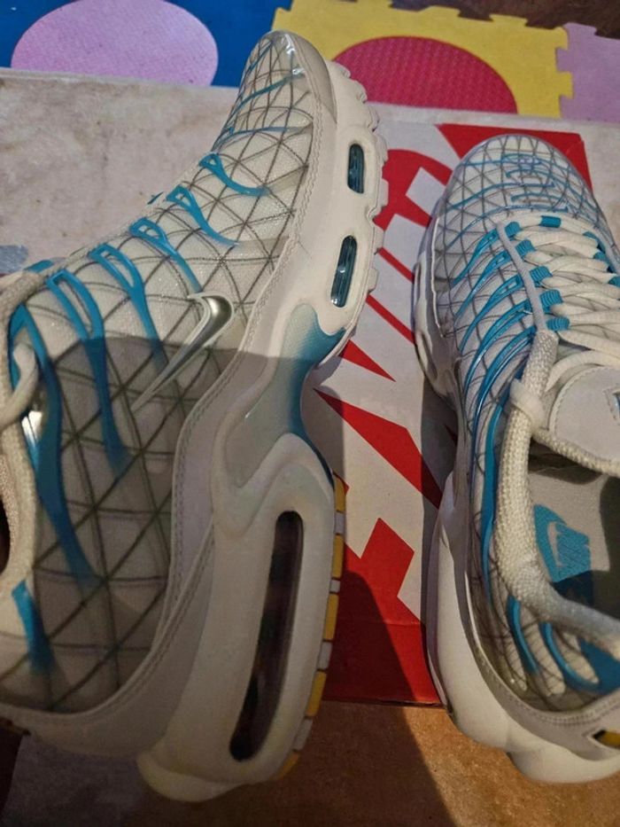 Nike Air Max Plus Marseille Taille 44 - photo numéro 9