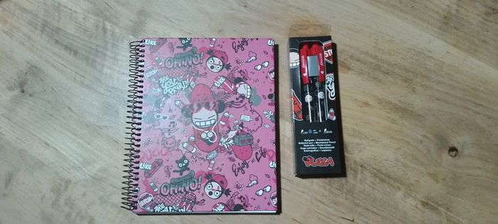 Lot Pucca