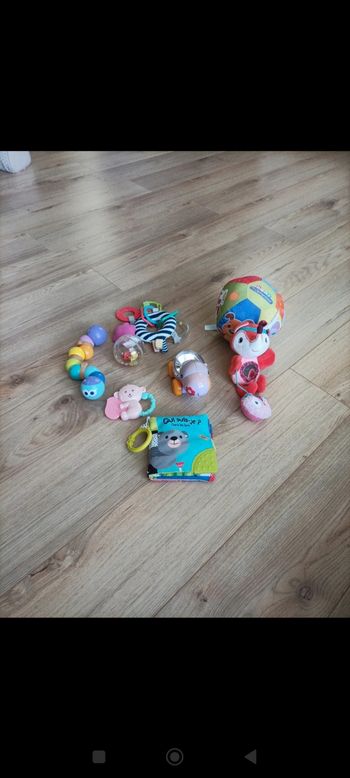 Lot des jouets bébé