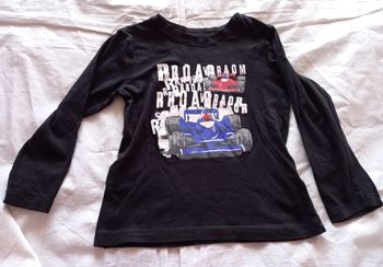 TEE-SHIRT TAILLE 5/6 ANS