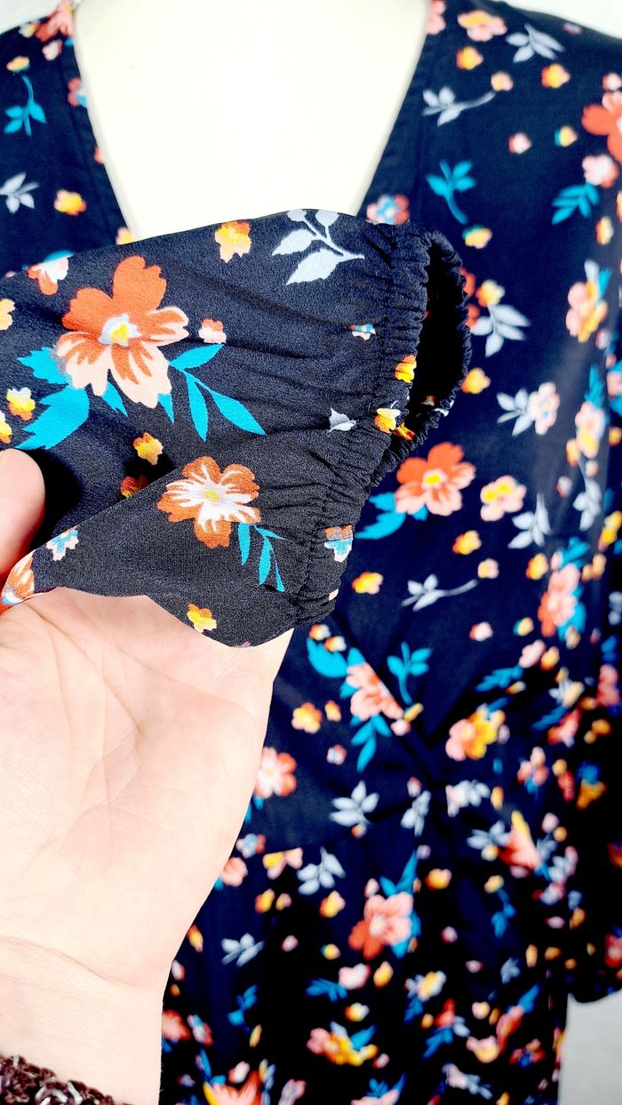 Robe bleu bonheur taille 42 noir fleurie - photo numéro 3