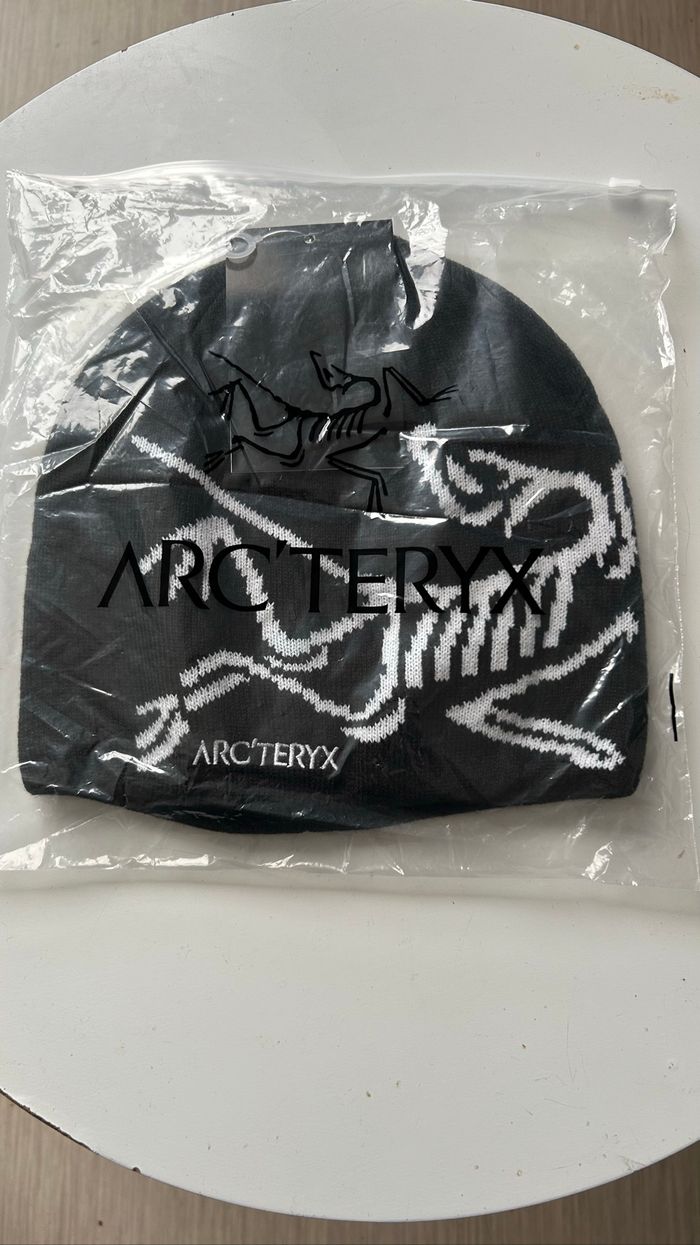 Bonnet Arc'teryx noir avec logo 🧢 - photo numéro 5