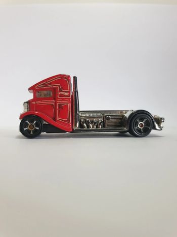 Hot Wheels 2014 Fast Bed Hauler Rouge HW Off Road 105