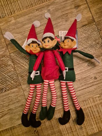 Trio de lutins et lutine farceurs