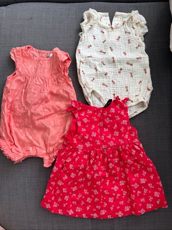 Lot robe et barboteuses