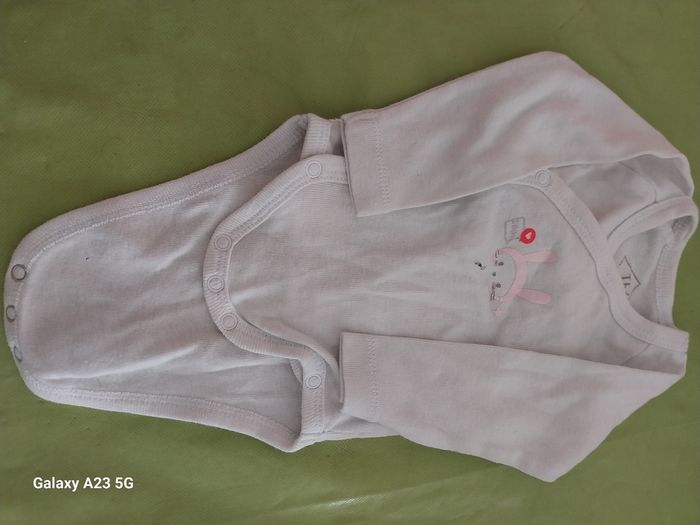 Lot de vêtements 1 et 3  mois fille - photo numéro 5