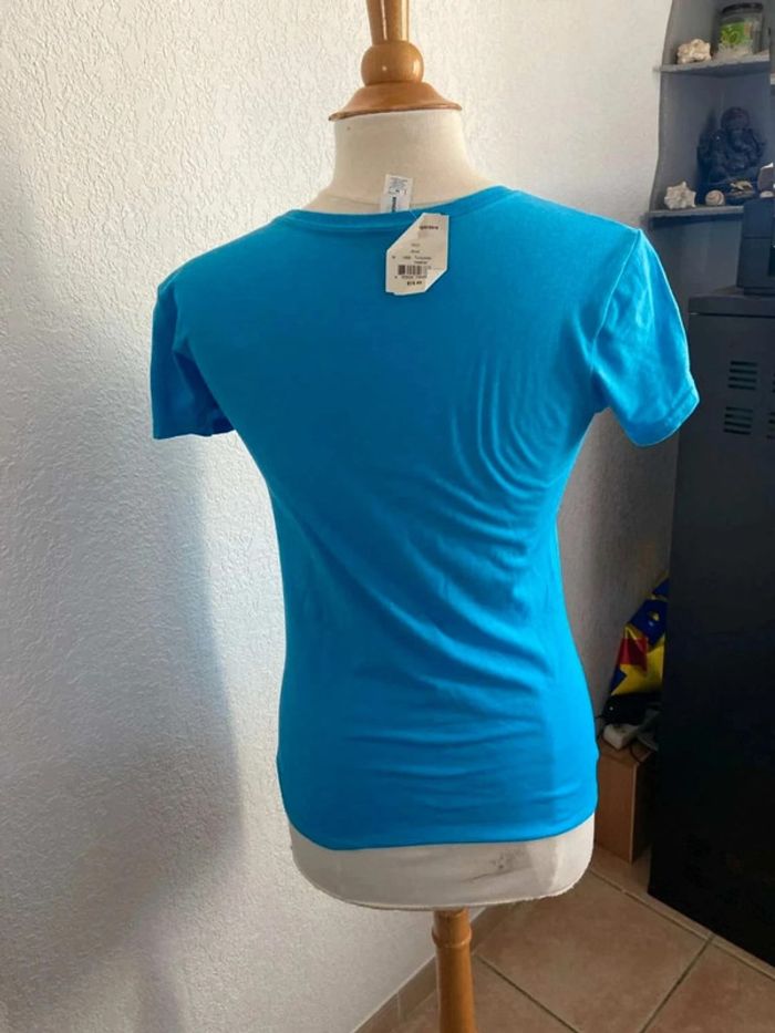 T-shirt neuf  T38 - photo numéro 5