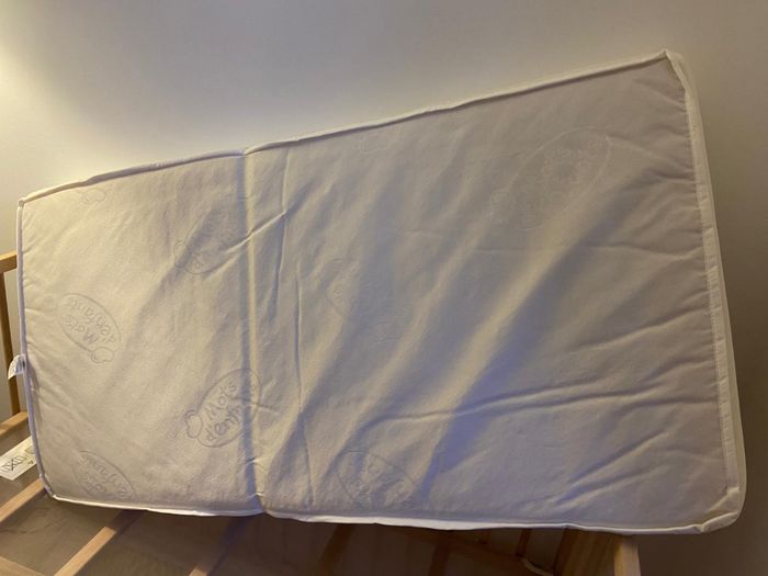 Matelas 60x120 très bon état - photo numéro 2