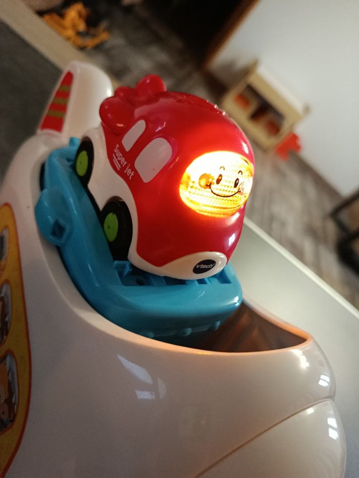 Tut tut bolide cargo - photo numéro 4