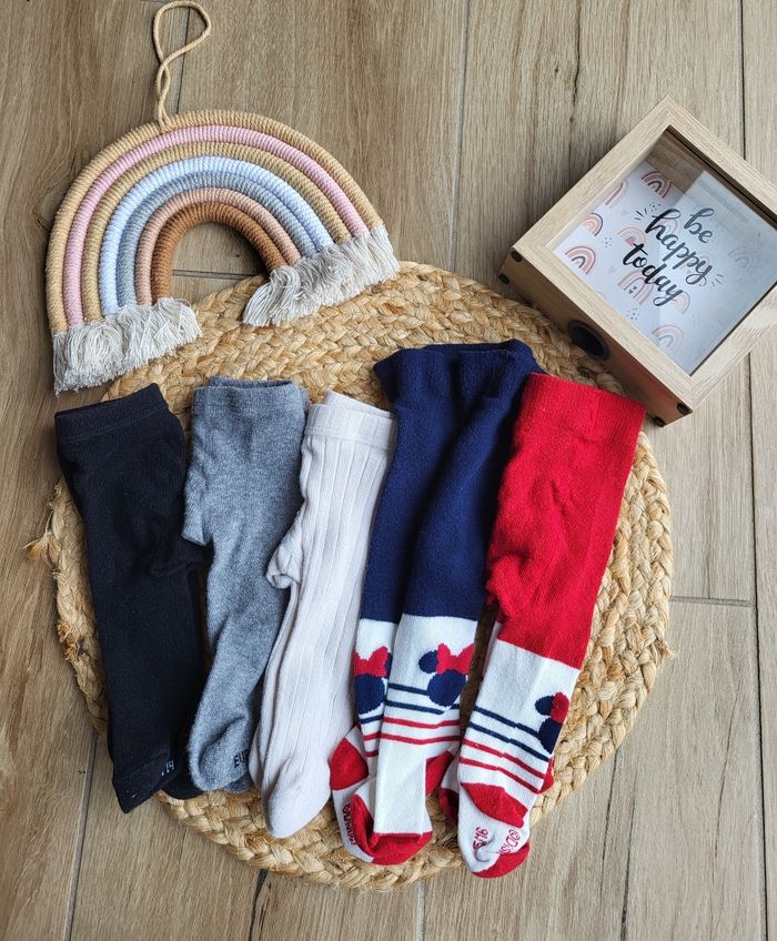 🧸Lot de 5 paires de collants taille 14 (marque inconnue)et 15/16 pour les deux Disney