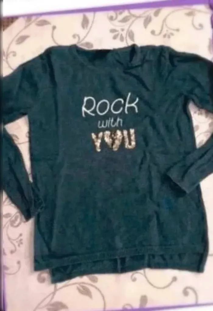 Pull  TAO  8  ans  bon  état