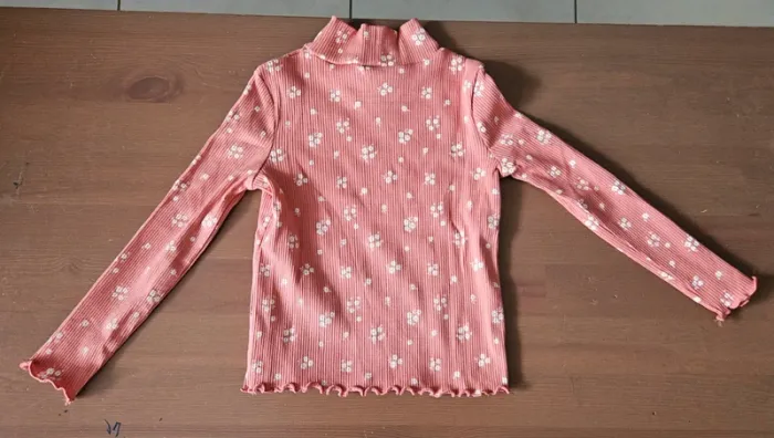 T-shirt manches longues taille 4 ans - photo numéro 10