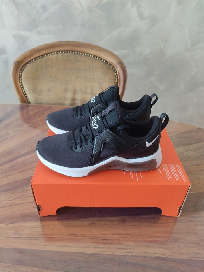 Baskets Nike air max bella TR 5 T 36 - photo numéro 2
