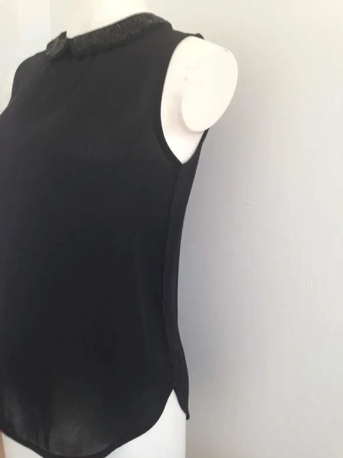 Débardeur blouse sans manches col claudine bijoux perles S 36 Kiabi - photo numéro 5