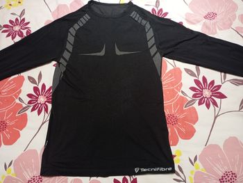 Tte shirt manche longue de compression pour sportif très bon état
