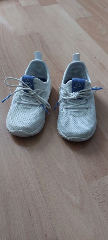 Paire de chaussures Adidas pour enfant 