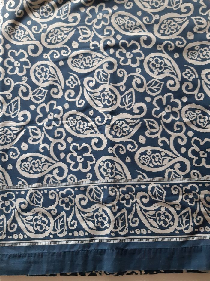 Vintage tissu bleu pétrole et blanc à motif