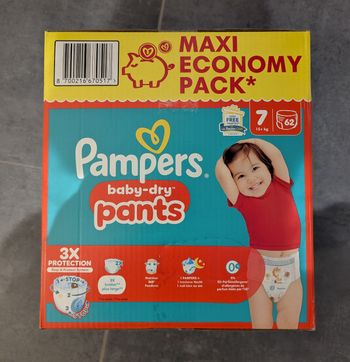 62 Couches Pampers baby dry pants taille 7