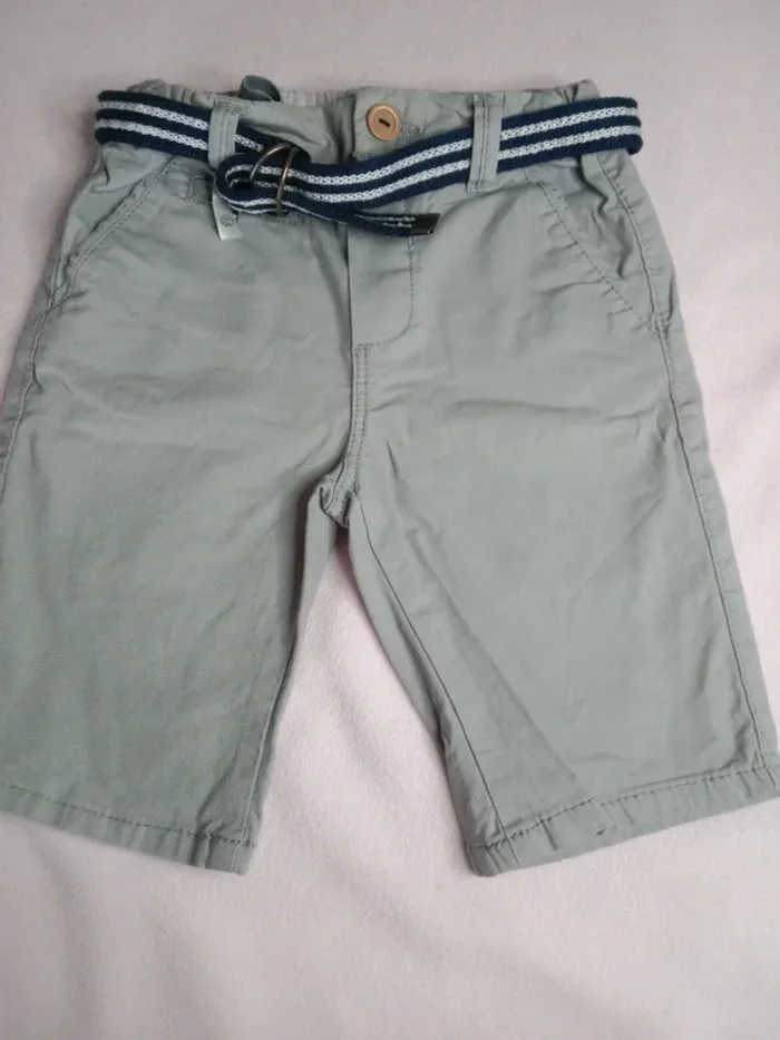 Short chino