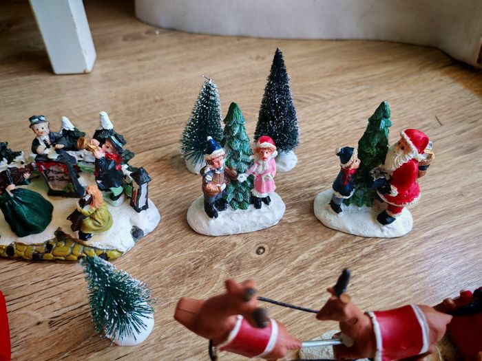 Figurines pour village de noel traîneau du père noel - photo numéro 4