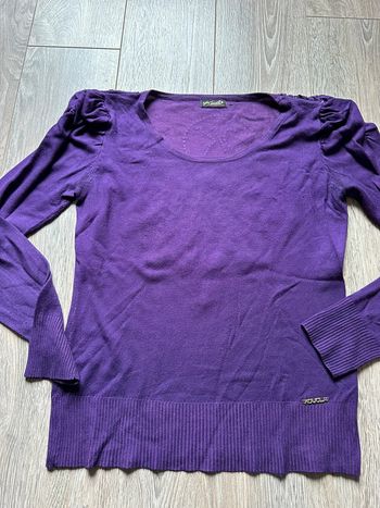 Pull violet