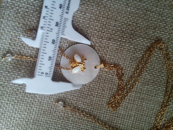 Collier abeille n'acre et pierres de lune - photo numéro 4