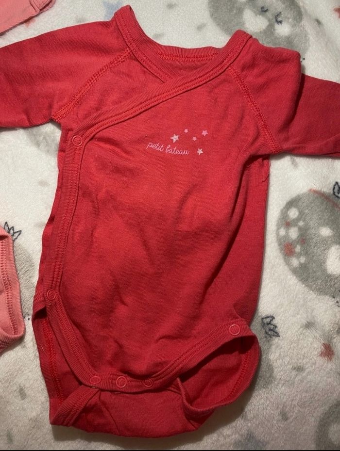 Lots de 2 bodys - photo numéro 3