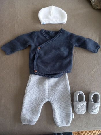 Ensemble 1 mois, bon état