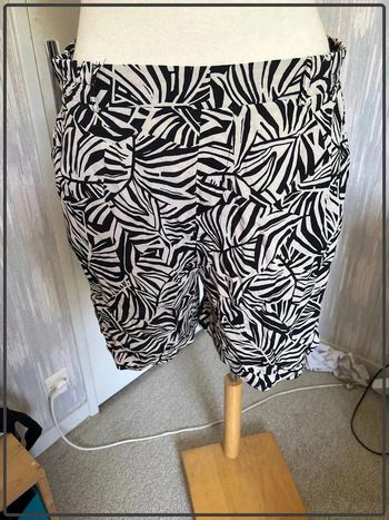 Short Armand thiery taille 42 *
