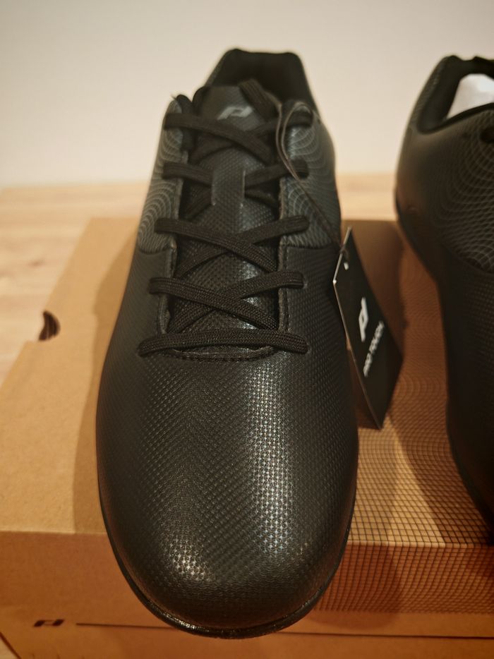 Chaussures de football homme taille 46 - photo numéro 2